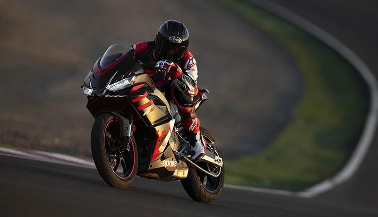 photo des gammes de moto Aprilia